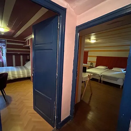 D'hotes La Cheminee Bed & Breakfast 3*