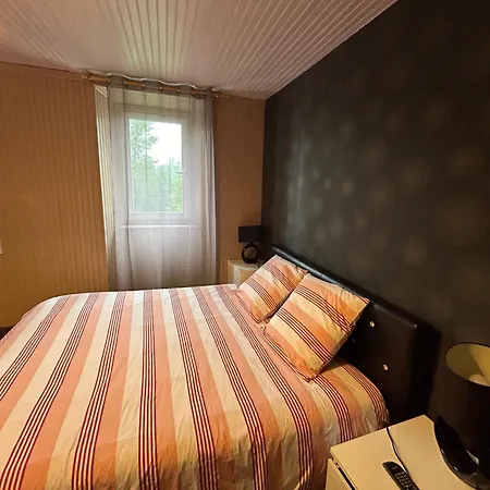 D'hotes La Cheminee فندق مبيت وإفطار *